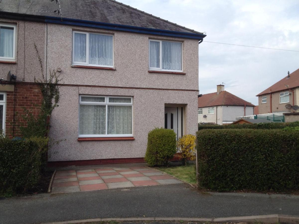 Rhuddlan House Villa ภายนอก รูปภาพ